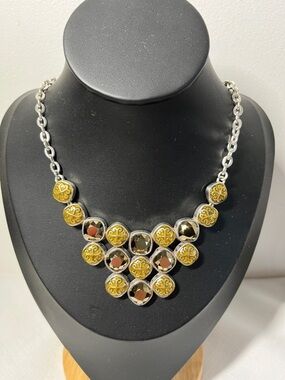 BRIGHTON "Duchess" Necklace  
like new
bronze Swarovski Crystals
Silver tone